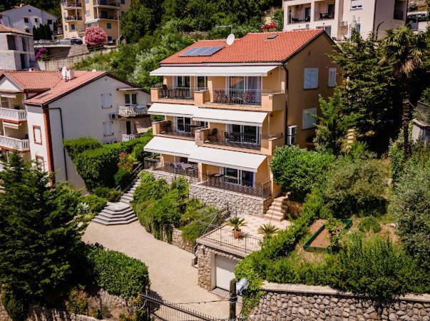 Apartments Villa Slavica Ичичи Экстерьер фото