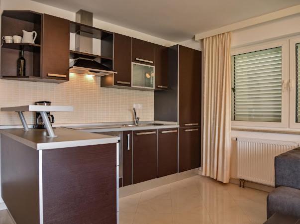 Apartments Villa Slavica Ичичи Экстерьер фото